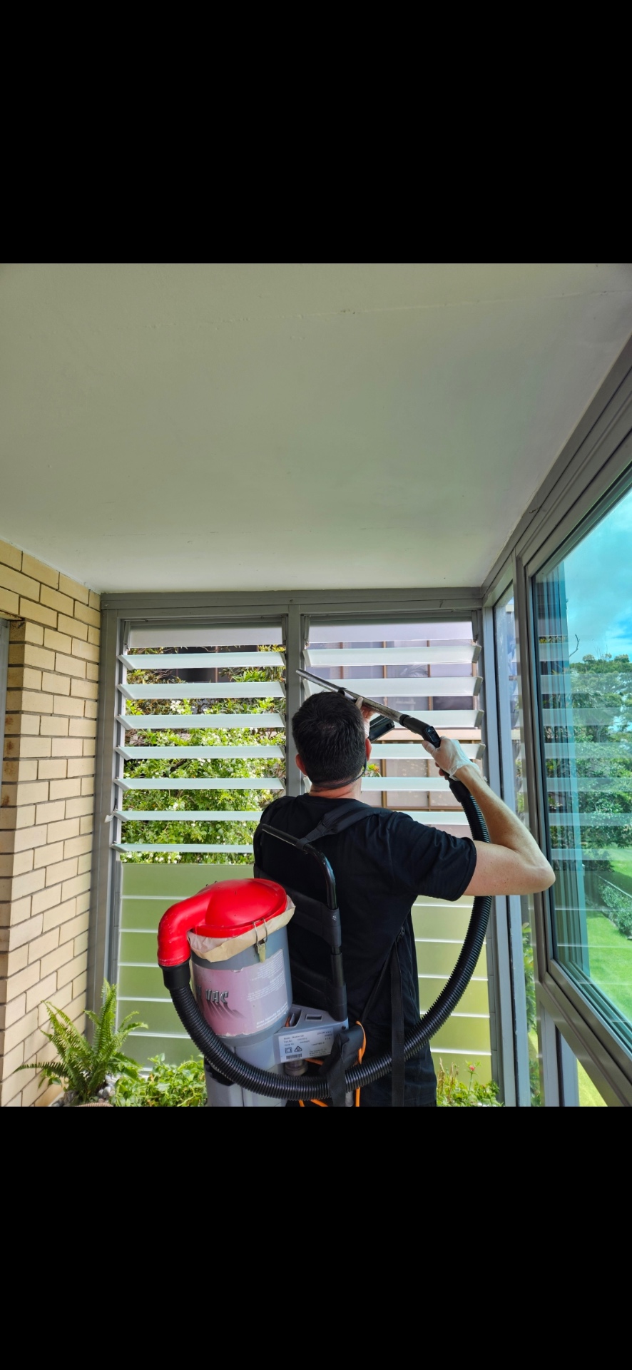 Detailing louvre windows and frames