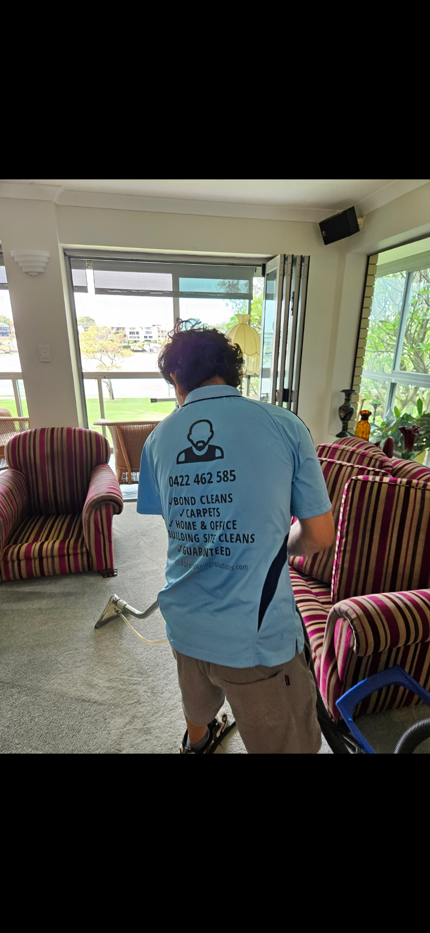 Carpet cleaning a Brisbane riverside living room